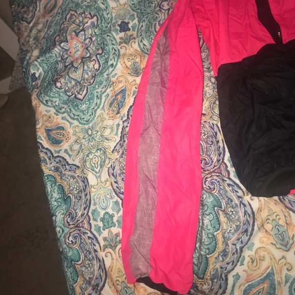 VS Pink rain jacket - Picture 3 of 7